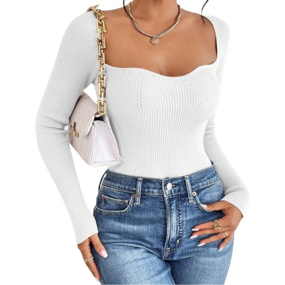 Forever 21 Tops - Stretch Knit Sweetheart Neckline Long Sleeve Top